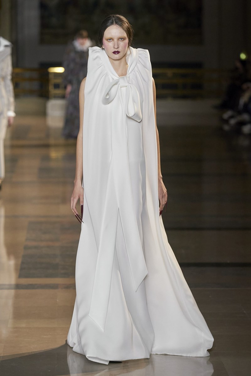 Viktor & Rolf Couture SS22: Μια τρομακτική (υπέροχη!) ιστορία υψηλής ραπτικής - εικόνα 2