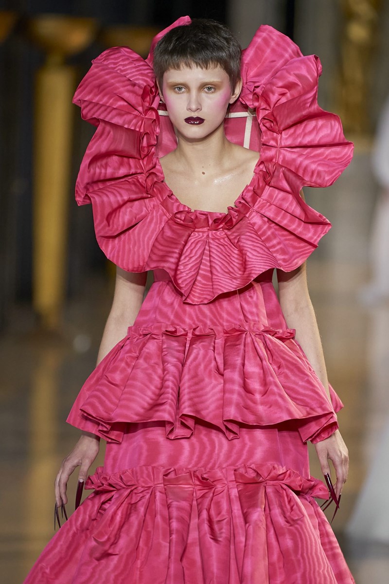 Viktor & Rolf Couture SS22: Μια τρομακτική (υπέροχη!) ιστορία υψηλής ραπτικής - εικόνα 8