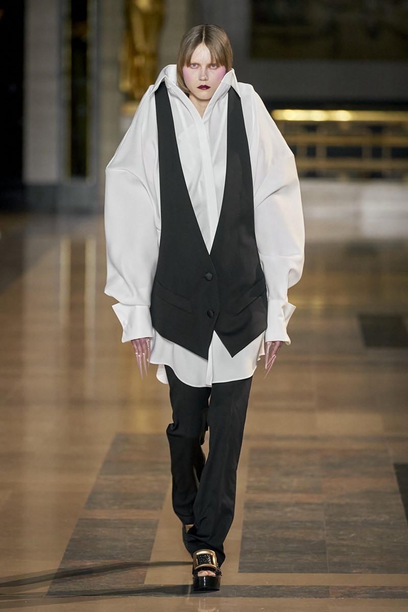 Viktor & Rolf Couture SS22: Μια τρομακτική (υπέροχη!) ιστορία υψηλής ραπτικής - εικόνα 5