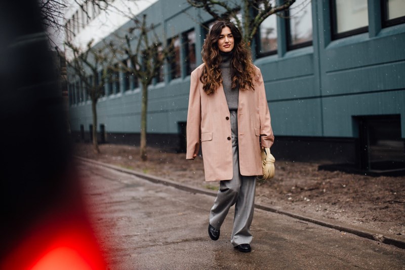 Copenhagen Fashion Week: 20 street style looks που είναι το αντίδοτο στον μουντό καιρό - εικόνα 16