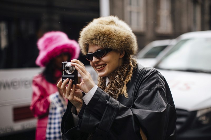 Μήπως ένα γούνινο καπέλο είναι αυτό ακριβώς που χρειάζεσαι τώρα; Επένδυσε σε αυτό όσο προλαβαίνεις! - εικόνα 4