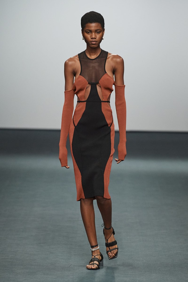 Εβδομάδα Μόδας Λονδίνου: Η αισθησιακή Nensi Dojaka, ο Richard Quinn και όλα όσα μαγνήτισαν την προσοχή μας στην LFW - εικόνα 17