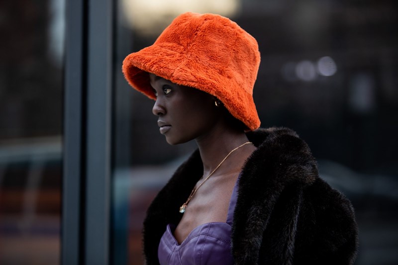 Μήπως ένα γούνινο καπέλο είναι αυτό ακριβώς που χρειάζεσαι τώρα; Επένδυσε σε αυτό όσο προλαβαίνεις! - εικόνα 2