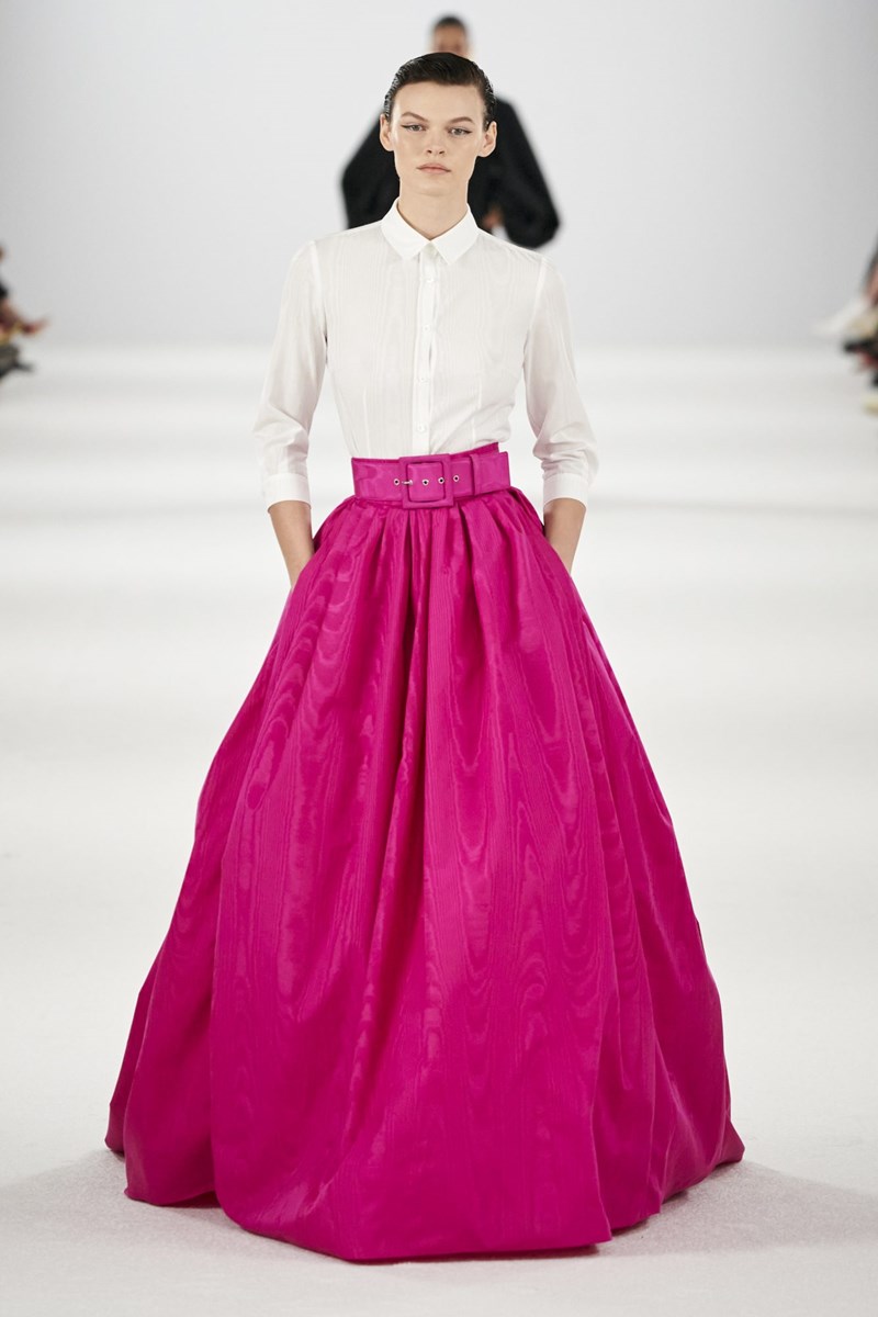 Η νέα συλλογή του οίκου Carolina Herrera για το Φθινόπωρο του 2022 ήταν ένας φόρος τιμής στην Mrs. Herrera - εικόνα 5