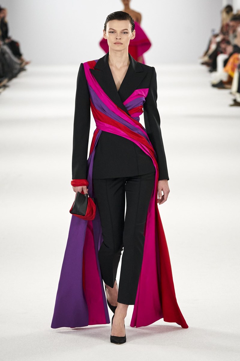 Η νέα συλλογή του οίκου Carolina Herrera για το Φθινόπωρο του 2022 ήταν ένας φόρος τιμής στην Mrs. Herrera - εικόνα 6