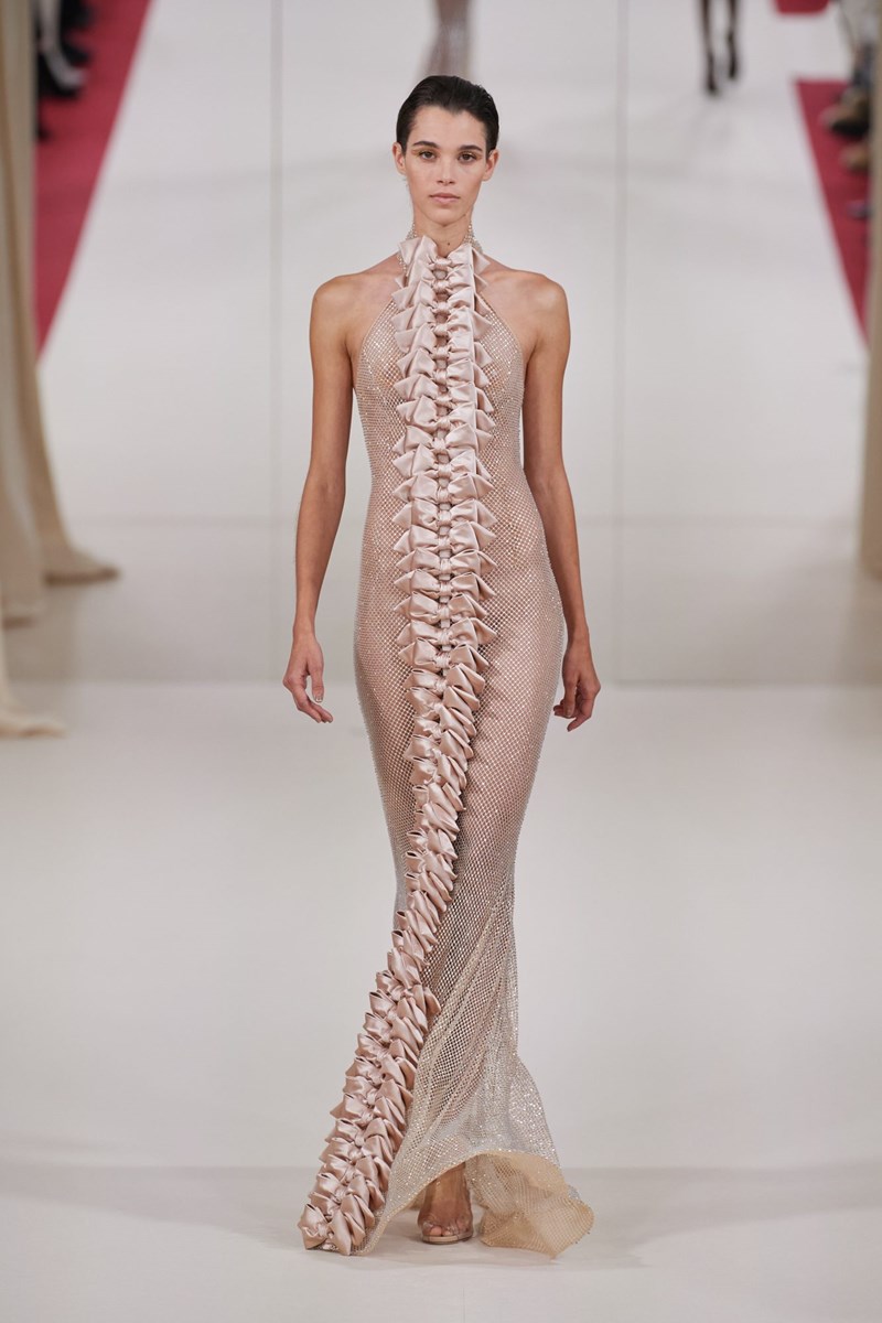 Εβδομάδα Υψηλής Ραπτικής: 8 τάσεις που ξεχωρίσαμε από τα couture show των οίκων - εικόνα 18