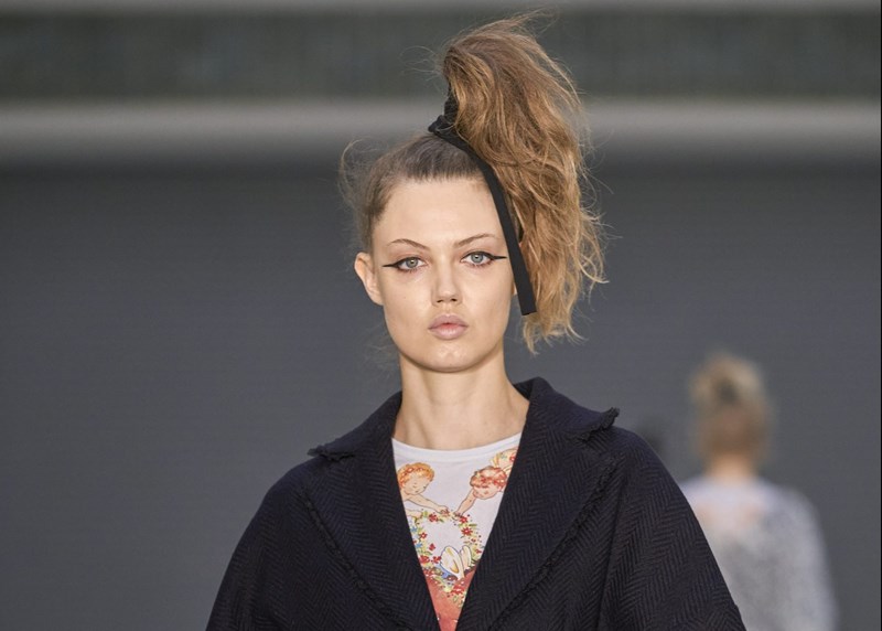 London Fashion Week: Τα beauty looks που έκλεψαν τη παράσταση - εικόνα 2