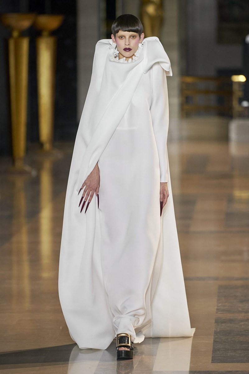 Εβδομάδα Υψηλής Ραπτικής: 8 τάσεις που ξεχωρίσαμε από τα couture show των οίκων - εικόνα 8