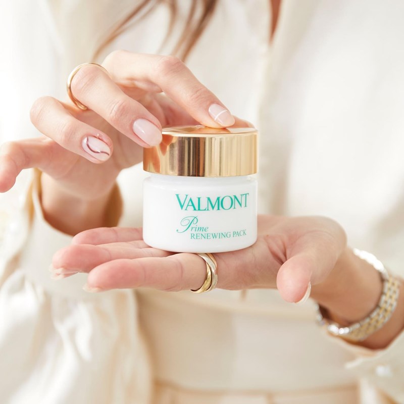 Διαγωνισμός: 2 τυχερές θα κερδίσουν από ένα Notes Of Love gift set με την υπογραφή της Valmont, αξίας €186 - εικόνα 2