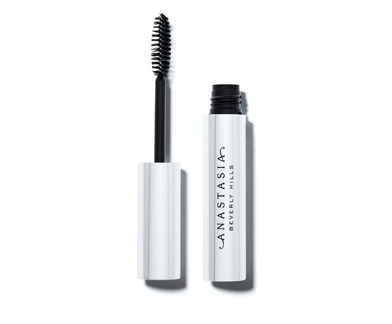 Bridgerton: 8+1 beauty items που χρησιμοποιήθηκαν για το μακιγιάζ των πρωταγωνιστών στην 2η σεζόν - εικόνα 6