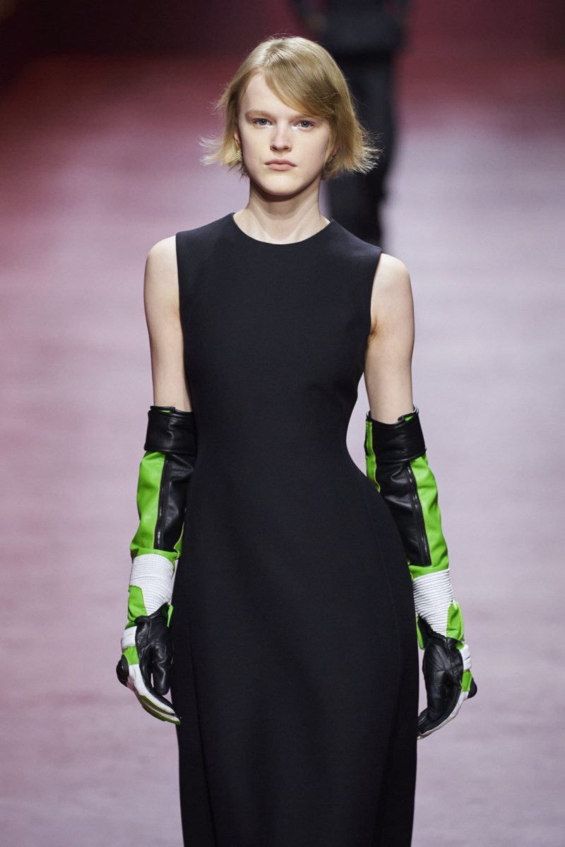 Dior FW22: Όταν η τεχνολογία συνάντησε την κομψότητα, γεννήθηκε η «επόμενη εποχή» του οίκου - εικόνα 6