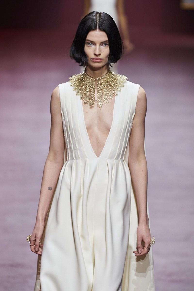 Dior FW22: Όταν η τεχνολογία συνάντησε την κομψότητα, γεννήθηκε η «επόμενη εποχή» του οίκου - εικόνα 7