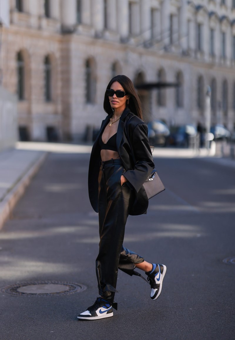 Το παντελόνι που φορούν όλες οι celebrities όταν βαριούνται τα jeans τους - εικόνα 5