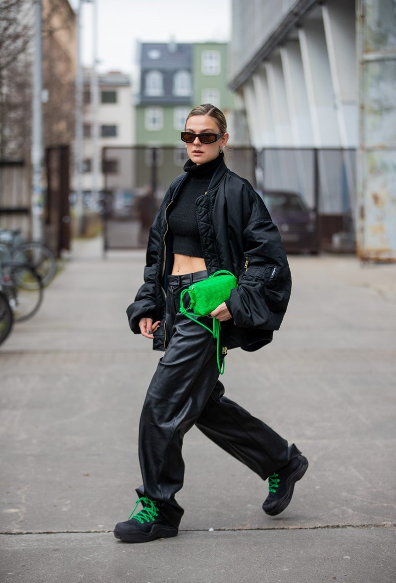 Το παντελόνι που φορούν όλες οι celebrities όταν βαριούνται τα jeans τους - εικόνα 4