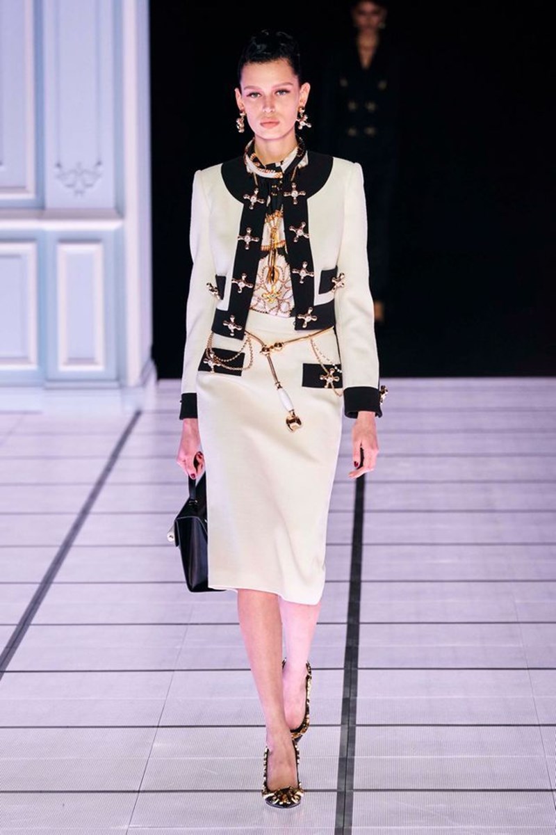 Αυτή η φούστα μπαίνει (και πάλι) δυναμικά στο παιχνίδι του στυλ - εικόνα 7