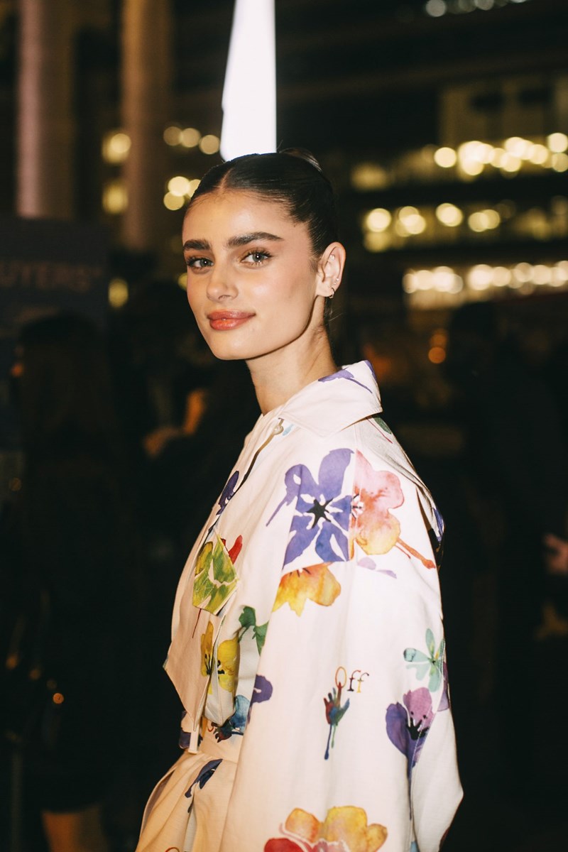 Τα beauty trends που ξεχωρίσαμε από στο street style του Παρισιού - εικόνα 8