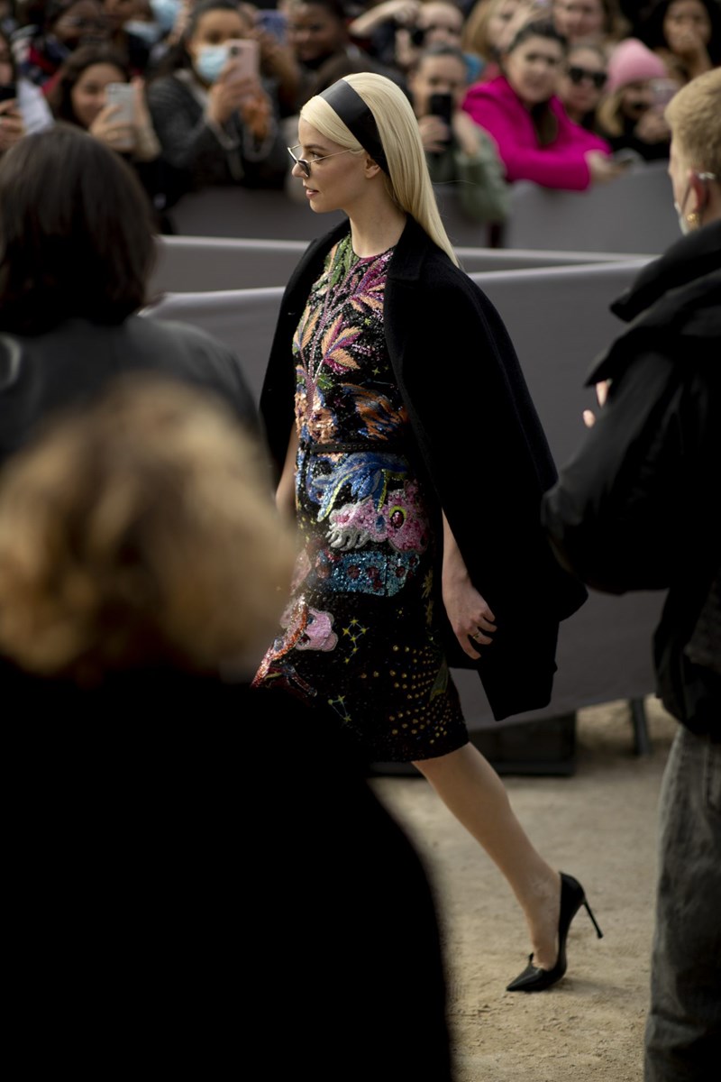 Τα beauty trends που ξεχωρίσαμε από στο street style του Παρισιού - εικόνα 6