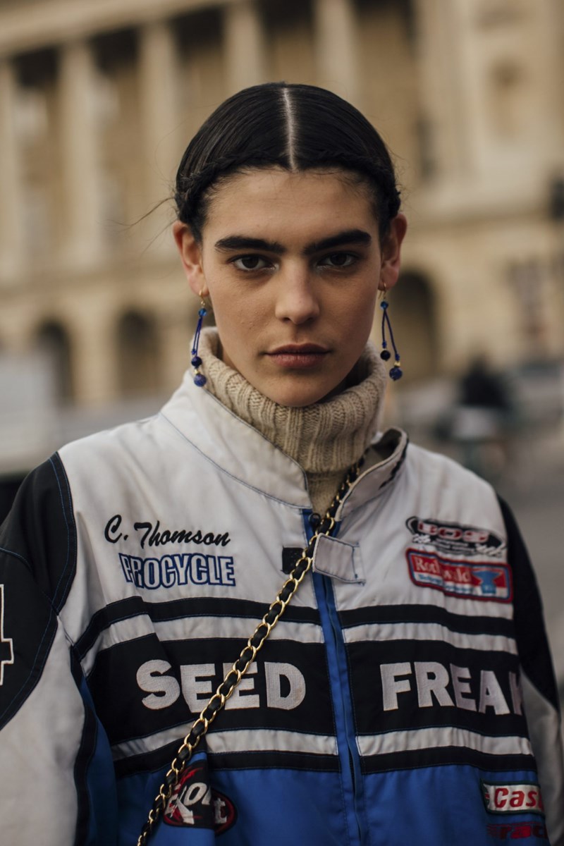 Τα beauty trends που ξεχωρίσαμε από στο street style του Παρισιού - εικόνα 10