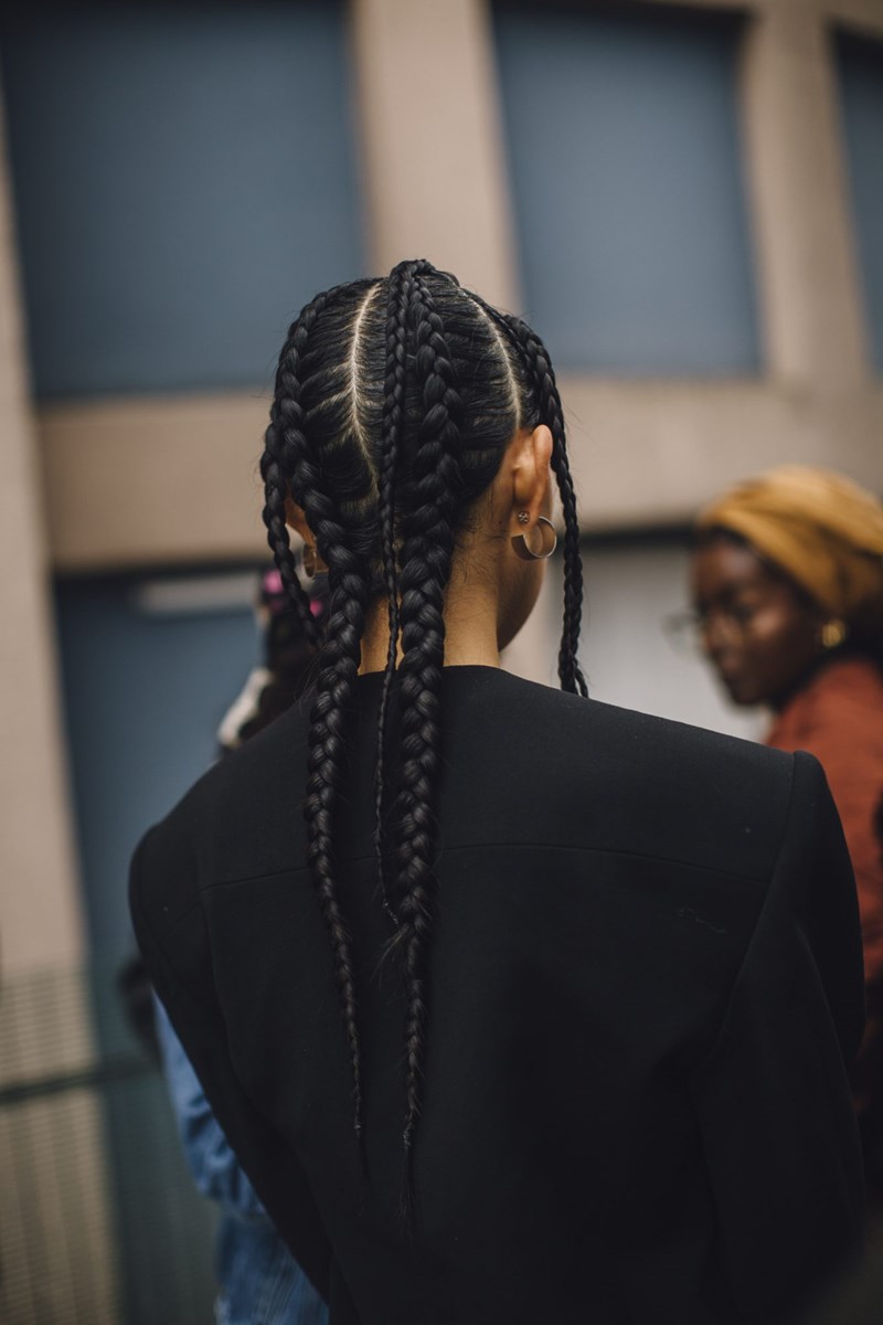 Τα beauty trends που ξεχωρίσαμε από στο street style του Παρισιού - εικόνα 4