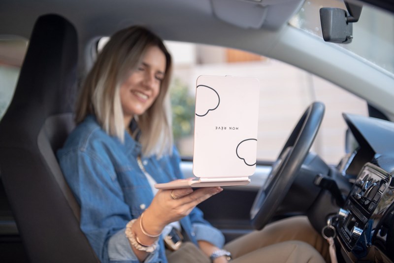 Καθρέφτη, καθρεφτάκι μου: Το beauty gadget που οι editors του ELLE.gr έχουν μαζί τους πάντα και παντού - εικόνα 4