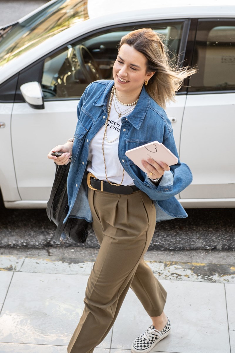 Καθρέφτη, καθρεφτάκι μου: Το beauty gadget που οι editors του ELLE.gr έχουν μαζί τους πάντα και παντού - εικόνα 2