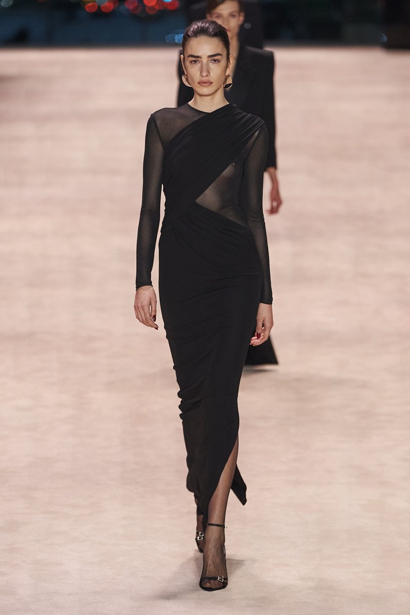 Saint Laurent FW22: Η νέα συλλογή του Anthony Vacarello είναι σαγηνευτική μέσα στην απλότητά της - εικόνα 6