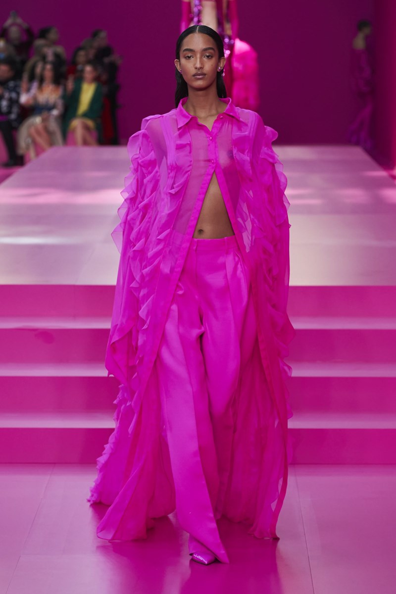 (Think) Valentino Pink PP: Μια συλλογή-ωδή στο ροζ - εικόνα 2