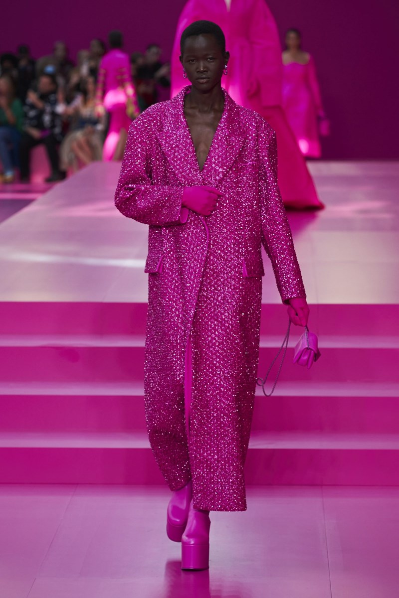 (Think) Valentino Pink PP: Μια συλλογή-ωδή στο ροζ - εικόνα 10