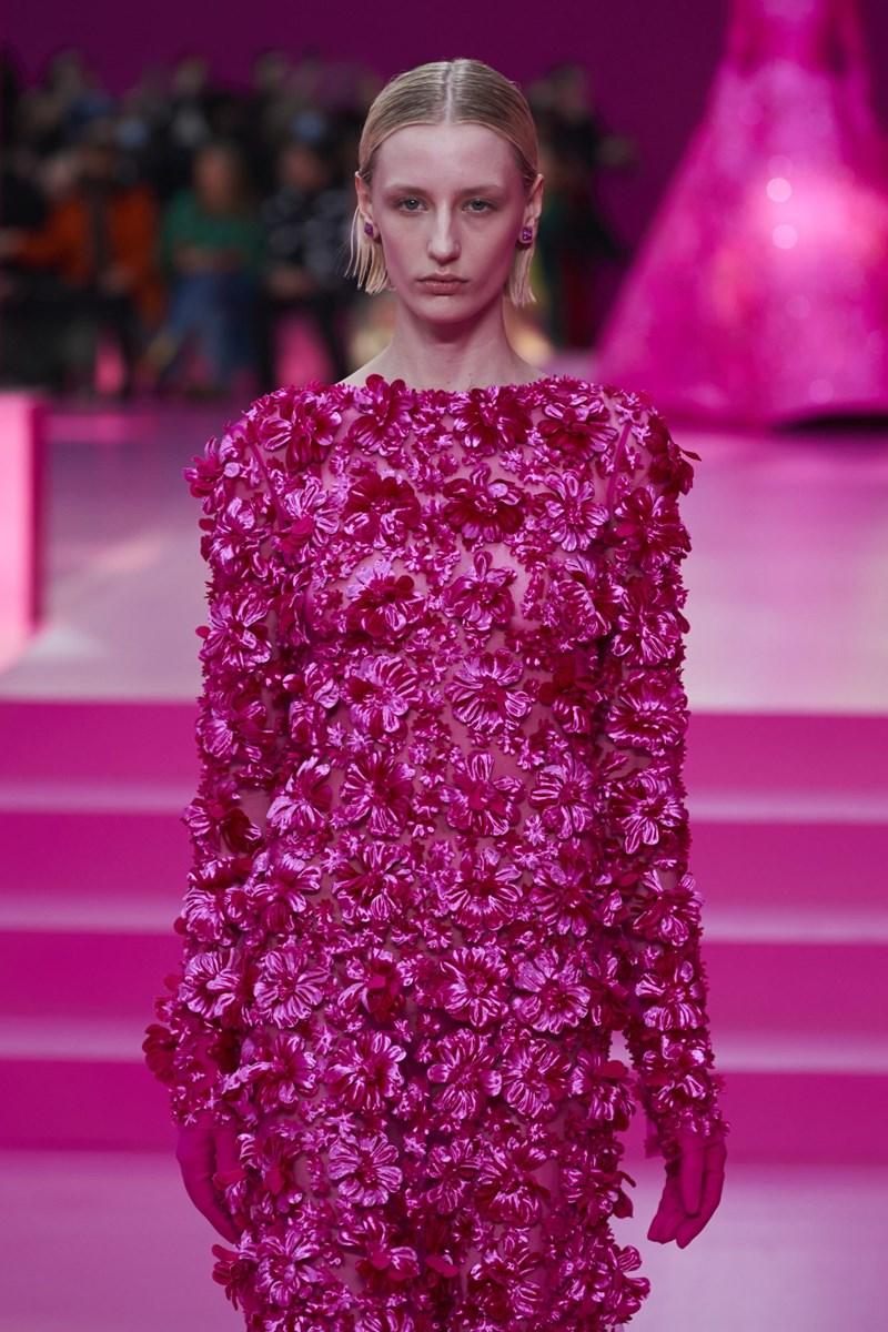 (Think) Valentino Pink PP: Μια συλλογή-ωδή στο ροζ - εικόνα 7