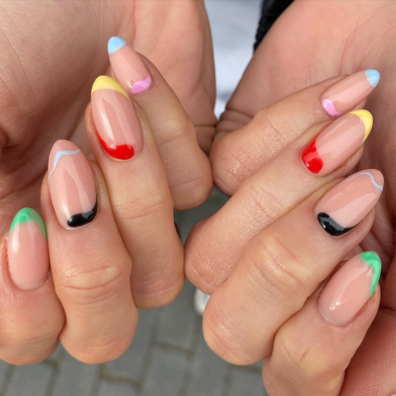 Αυτά τα nail trends θα αναδείξουν τα αμυγδαλωτά σου νύχια - εικόνα 3