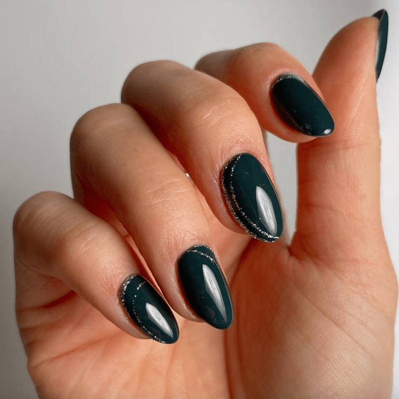 Αυτά τα nail trends θα αναδείξουν τα αμυγδαλωτά σου νύχια - εικόνα 1