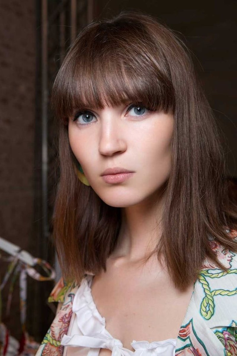 Mid-long Hair: 6+1 stylish χτενίσματα που θα αναδείξουν το μεσαίο μήκος των μαλλιών σου - εικόνα 4