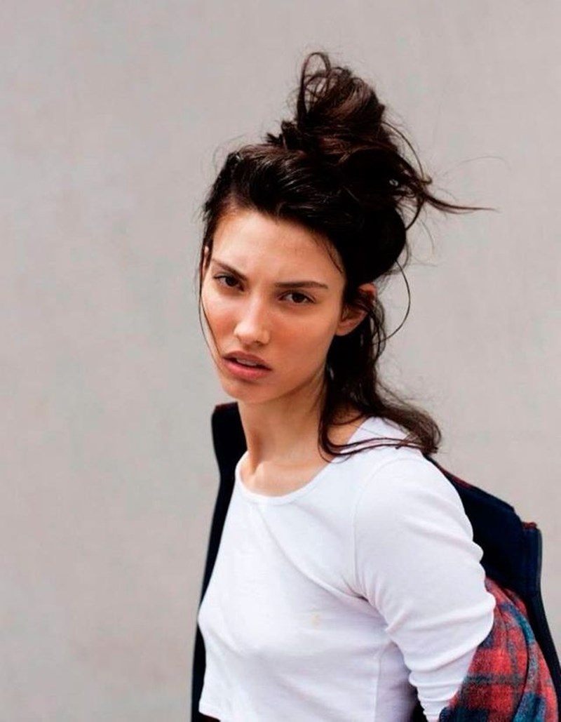 Mid-long Hair: 6+1 stylish χτενίσματα που θα αναδείξουν το μεσαίο μήκος των μαλλιών σου - εικόνα 3