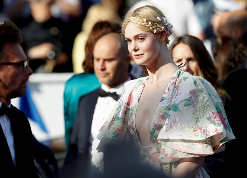 Παντρεύεσαι αυτό το καλοκαίρι; 6 υπέροχα bridal hairstyles, ιδανικά για μακριά μαλλιά - εικόνα 6