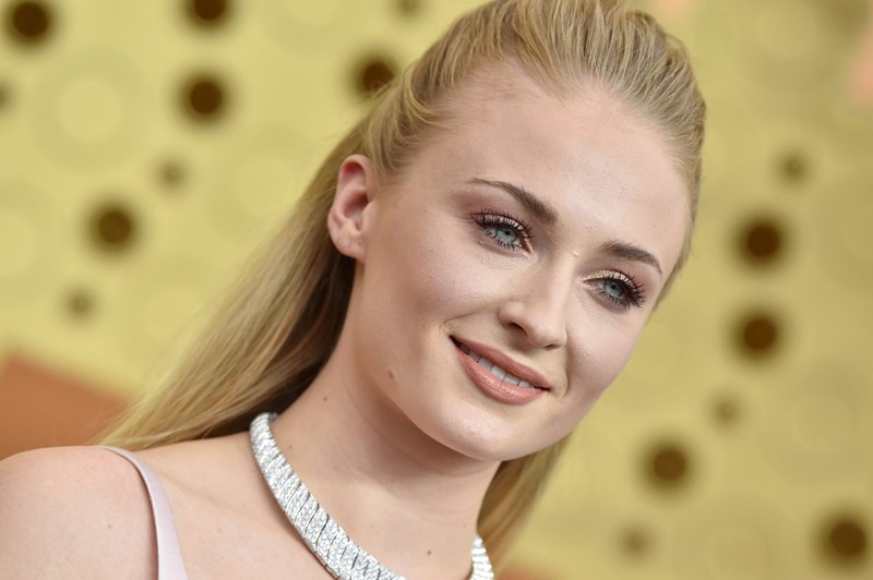 Παντρεύεσαι αυτό το καλοκαίρι; 6 υπέροχα bridal hairstyles, ιδανικά για μακριά μαλλιά - εικόνα 4