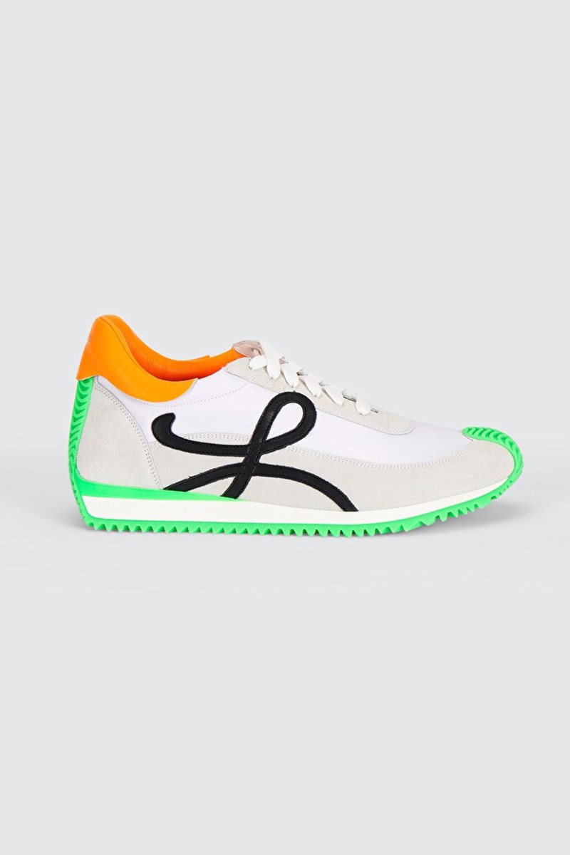 6+1 sneakers που ταιριάζουν τέλεια με τα ανοιξιάτικα φορέματά σου - εικόνα 8