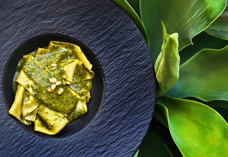 Hχηρή γαστρονομική συνεργασία: Το Ιταλικό Ζeffirino, το ιστορικό εστιατόριο της Γένοβας, στο Zaffron Resort στη Σαντορίνη - εικόνα 4