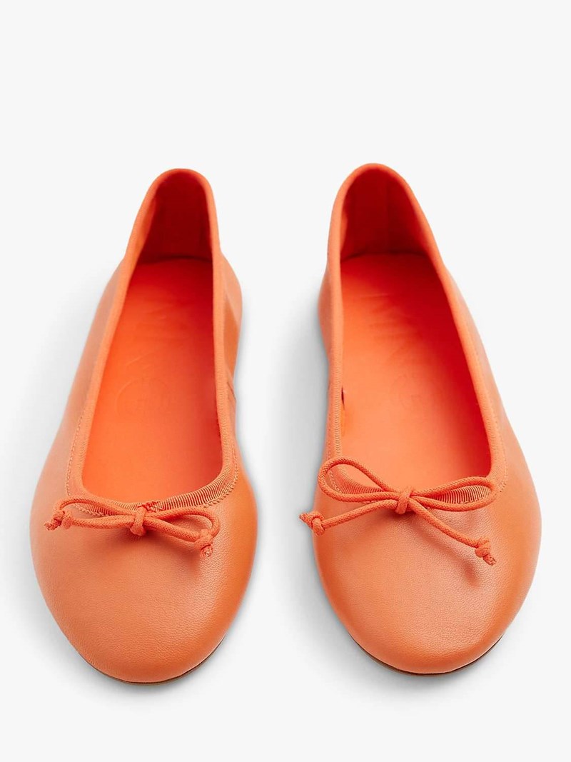 Κομψή και άνετη! 6 φλατ μπαλαρίνες για να νιώσεις πιο French girl από ποτέ - εικόνα 1