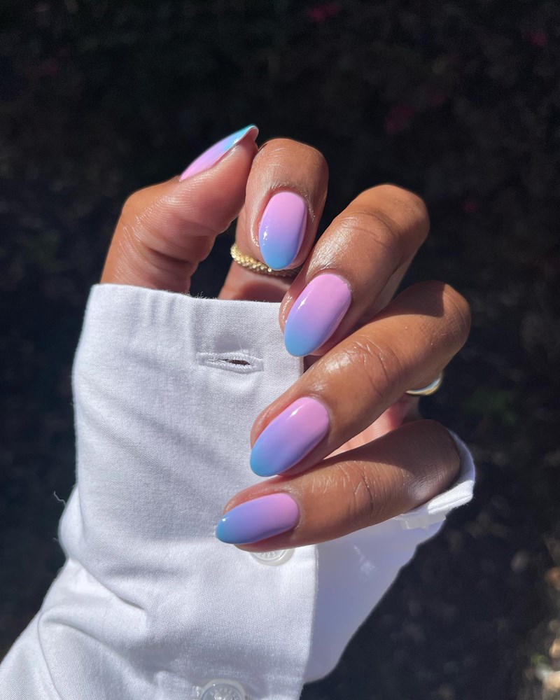 Τα colorfoul ombré nails είναι αυτά που πρέπει οπωσδήποτε να δοκιμάσεις τώρα - εικόνα 2