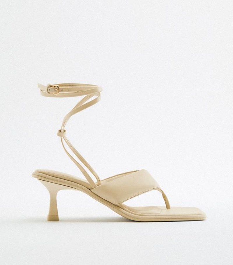 Αυτή την άνοιξη, όλες χρειαζόμαστε τα σανδάλια της Sienna Miller. Και ξέρουμε που θα τα βρούμε! - εικόνα 9