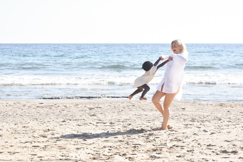 Χριστίνα Κοντοβά: «Έχω περάσει από όλες τις φάσεις σε σχέση με τη μητρότητα και τις έχω αγκαλιάσει όλες» - εικόνα 3