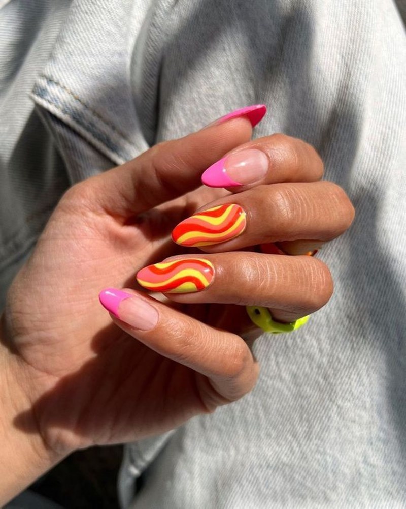 Wavy nails: Η νέα τάση στο μανικιούρ που δεν μπορούμε να αντισταθούμε με τίποτα - εικόνα 3