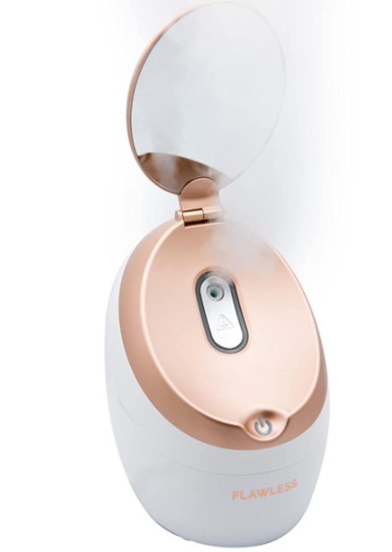 Emma Roberts: Αυτά είναι τα beauty items που δεν αποχωρίζεται (με Τ Ι Π Ο Τ Α) - εικόνα 4