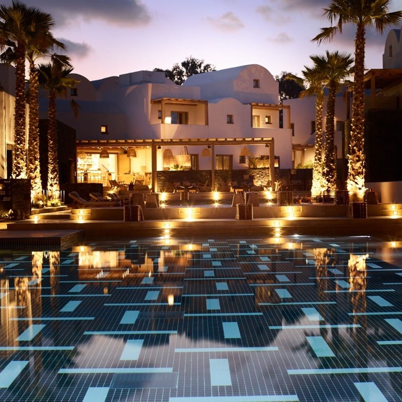 Radisson Blu Zaffron Resort Santorini: Ο απόλυτος καλοκαιρινός προορισμός για αξέχαστες στιγμές χαλάρωσης - εικόνα 1