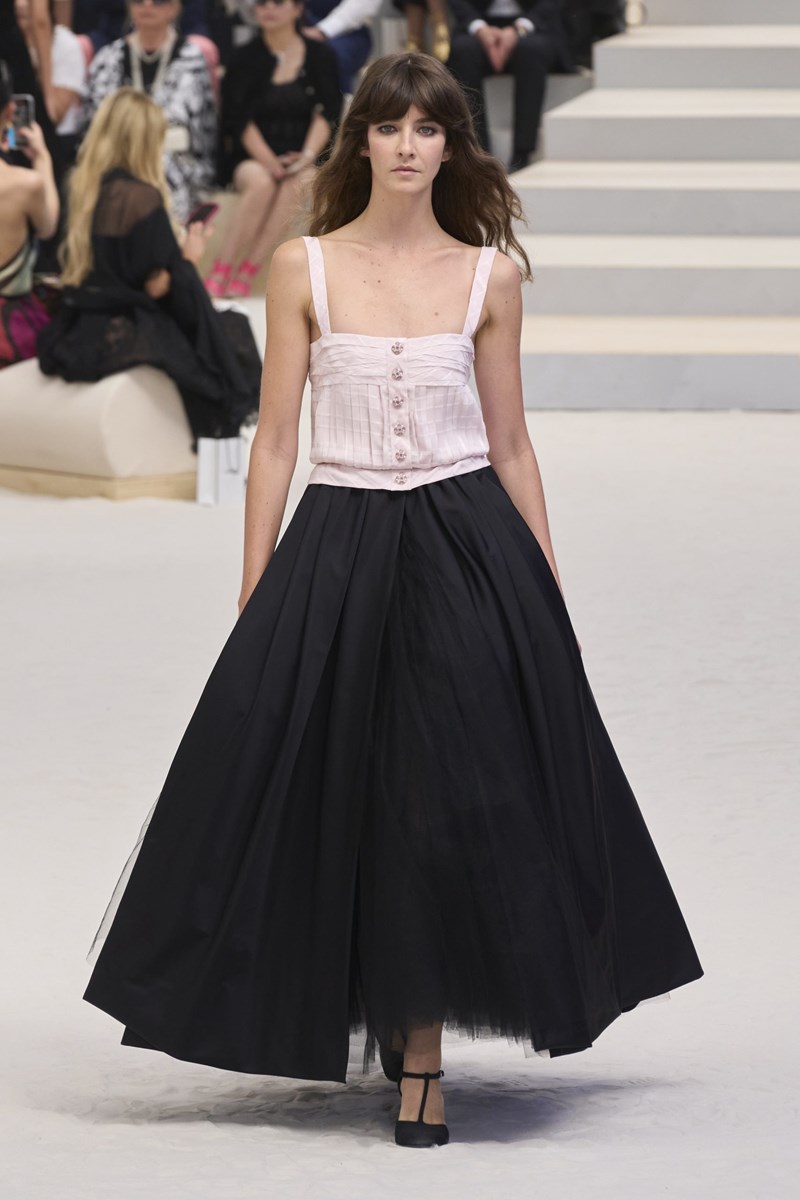 Chanel Couture AW22-23: Μια συλλογή αφιερωμένη στο κοστούμι, το σύμβολο της γυναικείας ενδυνάμωσης - εικόνα 2