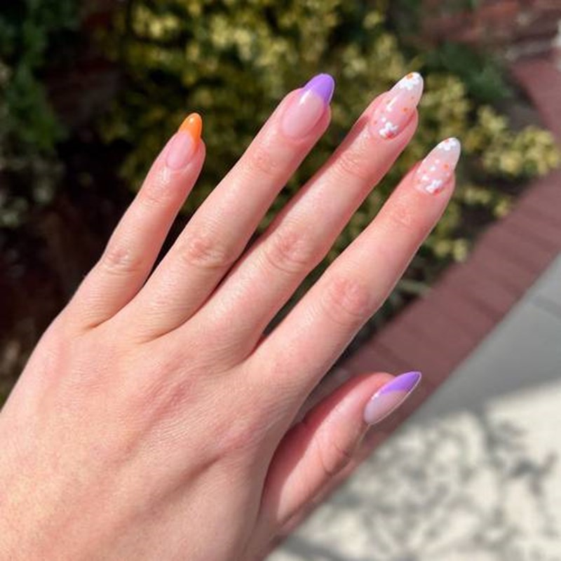 Έχουμε πάθει εμμονή μαζί τους! 8 colorfoul nail trends για όσες αγαπούν το χρώμα - εικόνα 7