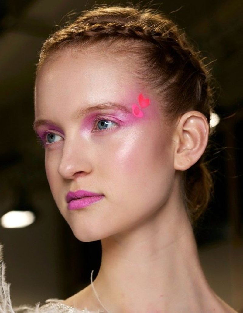 Barbie Girl: Τα αγαπημένα μας beauty looks τώρα είναι ροζ! - εικόνα 4