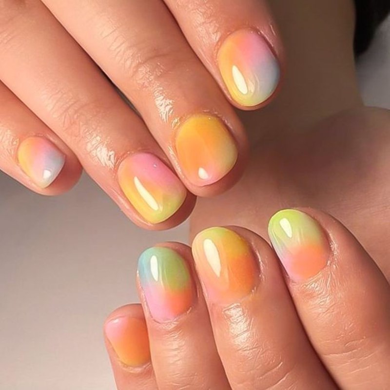 Dopamine Nails: Τα μανικιούρ που πρέπει οπωσδήποτε να δεις πριν τις διακοπές του Αυγούστου - εικόνα 5