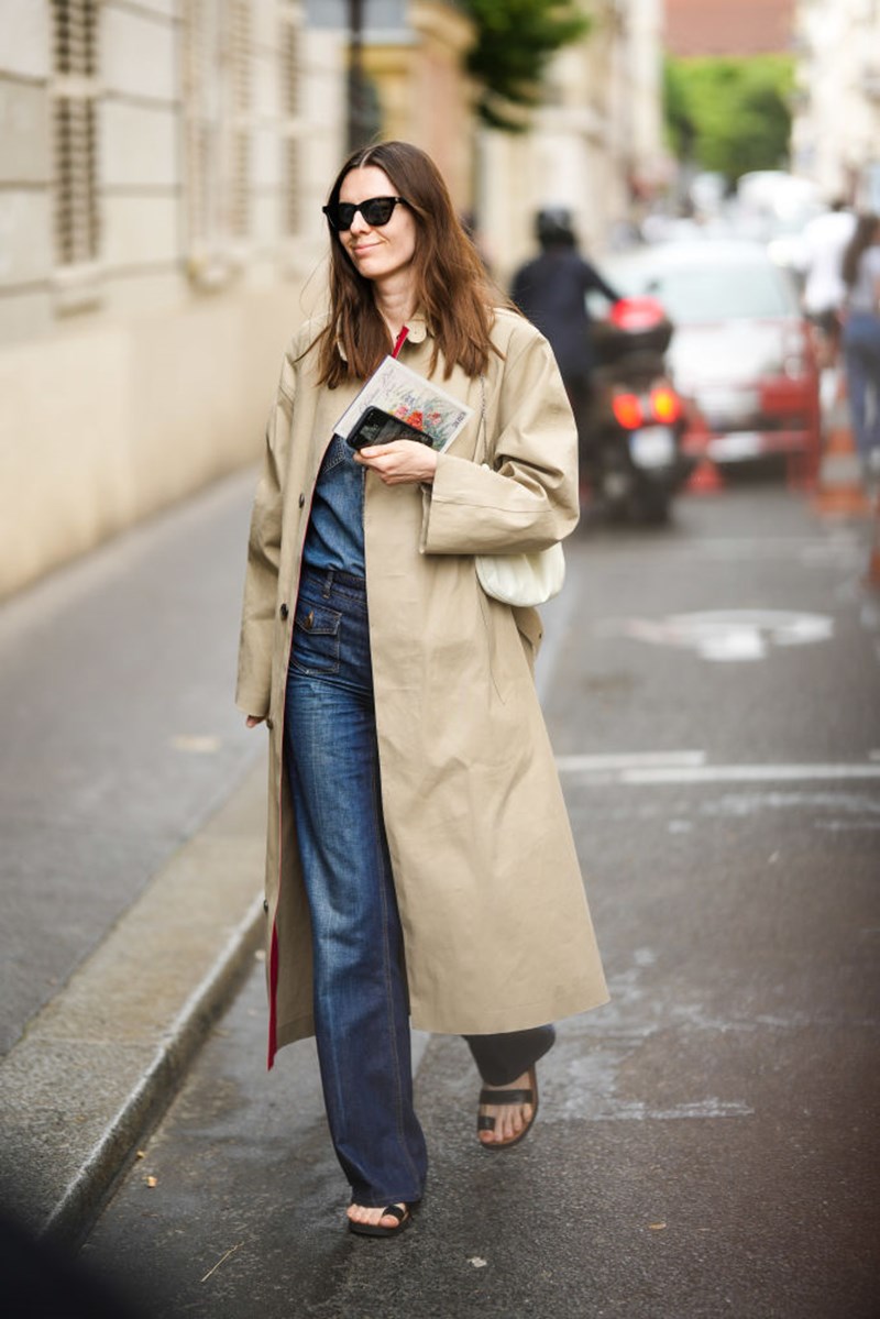 Trench Coat Updated: Πώς να φορέσεις το μεταβατικό πανωφόρι τώρα - εικόνα 2