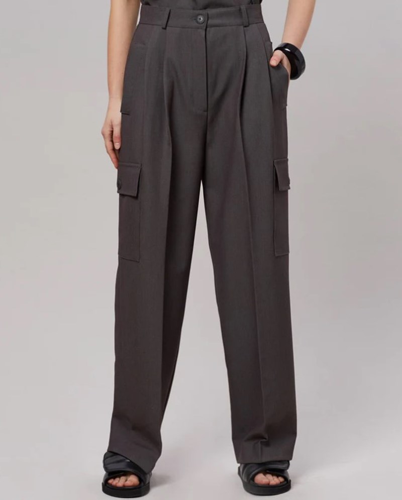 Βάζουμε στη ντουλάπα μας για το φθινόπωρο 6 basic κομμάτια με την έγκριση της Rosie Huntington-Whiteley - εικόνα 4